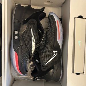 Nike black BB Adapt 2.0 2020. Worn 4x ever. Charger and original box included.